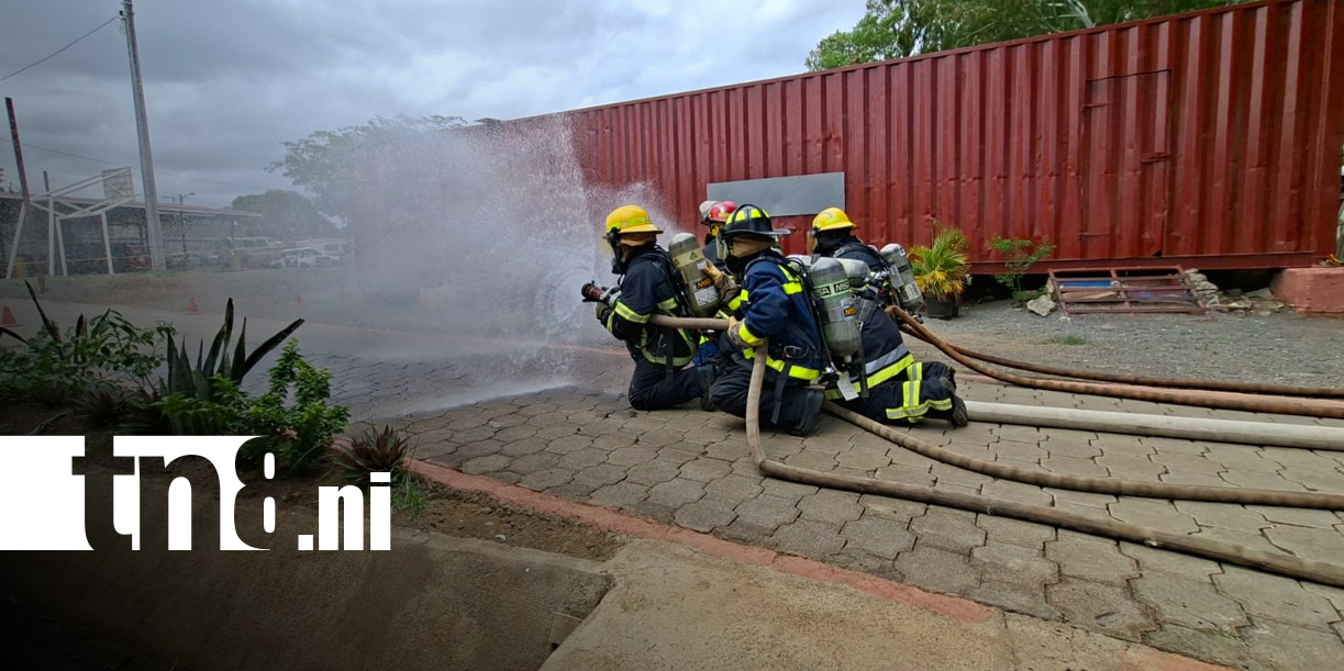 Foto: Capacitación con bomberos de Managua / TN8