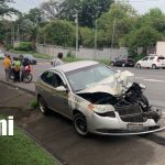 Insólito: Taxista se da a la fuga tras fuerte choque en la Cuesta El Plomo Foto: Extraño accidente de tránsito en la Cuesta El Plomo / TN8