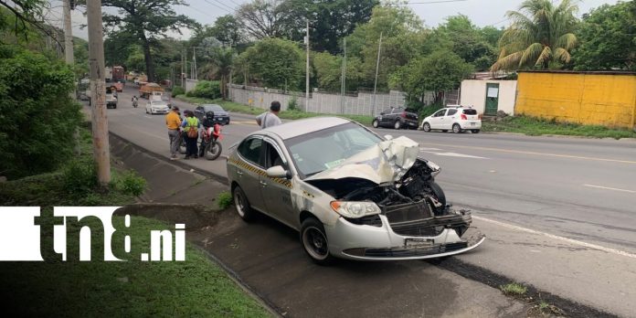 Foto: Extraño accidente de tránsito en la Cuesta El Plomo / TN8 Foto: Extraño accidente de tránsito en la Cuesta El Plomo / TN8