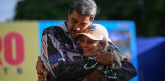 Foto:Venezuela continúa labores de búsqueda tras los terremotos/Cortesía