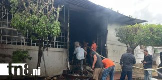 Foto: Vecinos reaccionaron ante un incendio en Nindirí/TN8