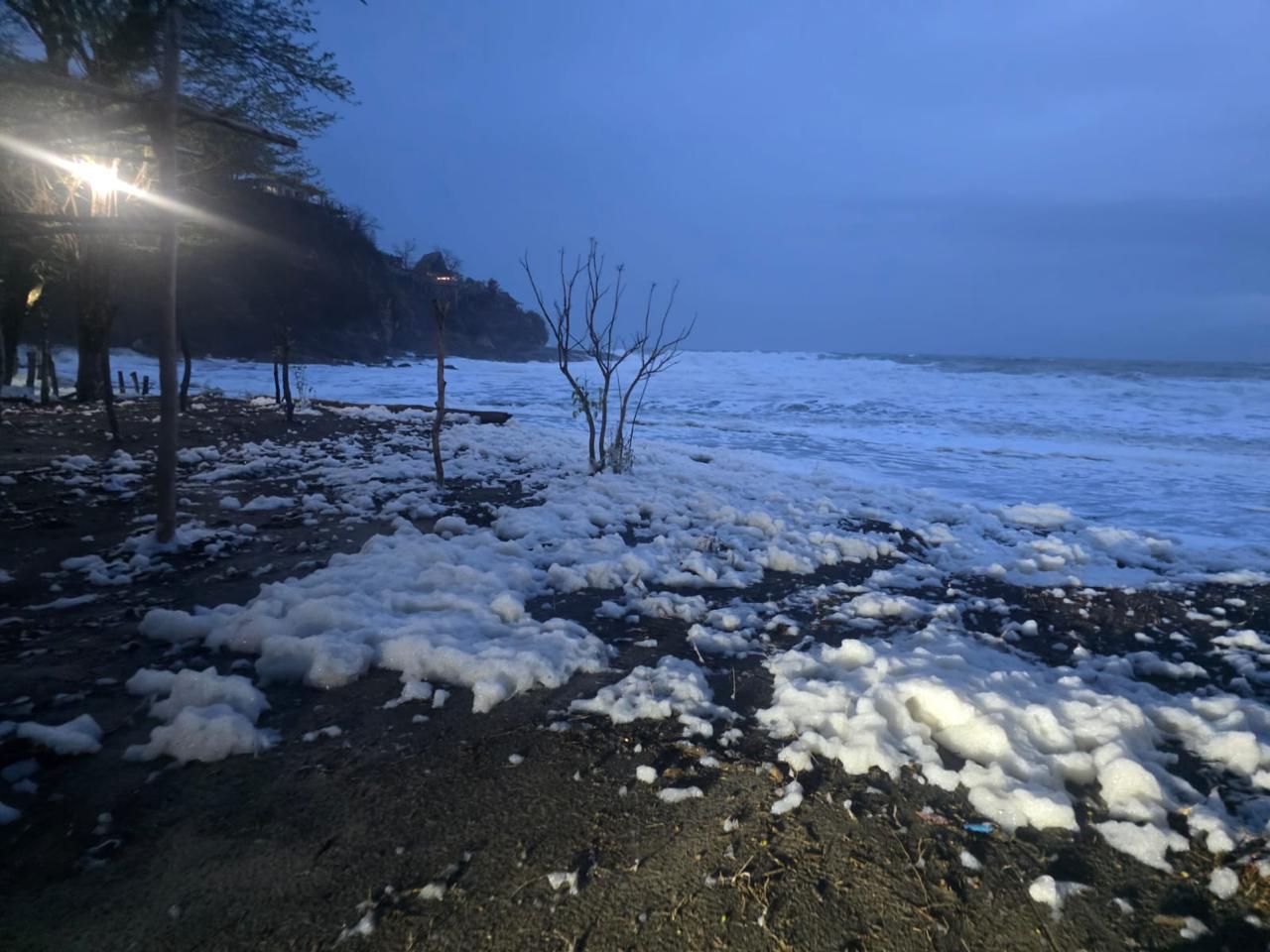 Foto: Espuma marina en Tola, Rivas