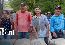 Autoridades municipales entregan kits de unidad sanitaria a familias del suroeste de Nandaime FotoNandaime entrega kits de letrinas para mejorar la salud y el saneamiento rural/TN8