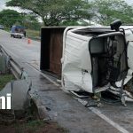 Camioncito se vuelca tras colisión en carretera de Matagalpa Foto: Accidente de tránsito en carretera de Muy Muy a Río Blanco, en Matagalpa / TN8