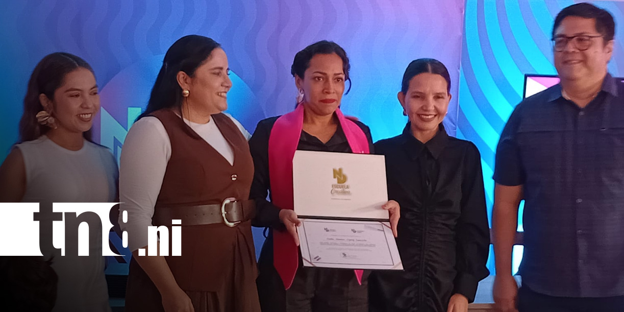 Foto: 27 jóvenes de Nicaragua culminan con éxito sus estudios de diseño de moda y fotografía / TN8