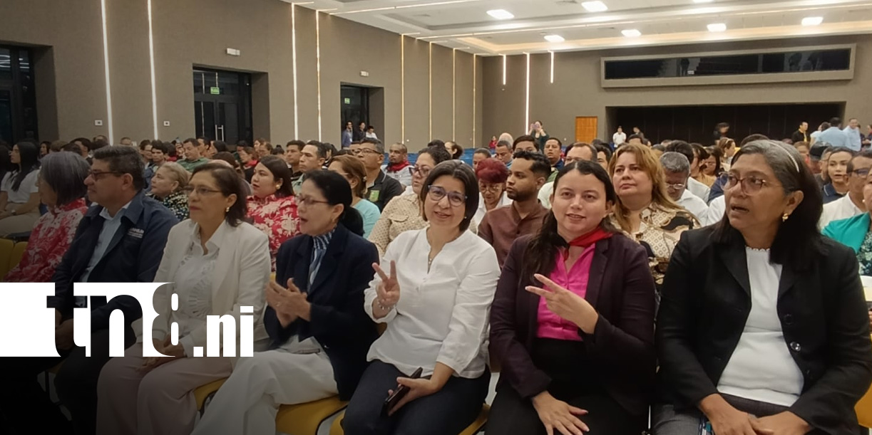 Foto: Maestros se reúnen en la UNAN-Managua / TN8