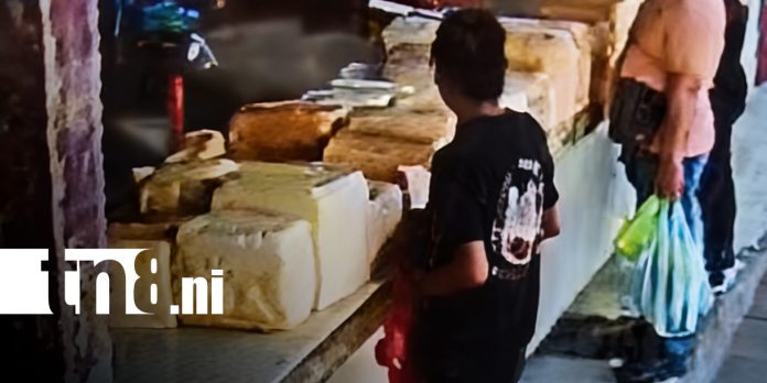 Foto: Ladrón de queso en el Mercado Iván Montenegro / TN( Foto: Ladrón de queso en el Mercado Iván Montenegro / TN(