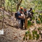 Foto: Rescatan a motociclista tras caer en un barranco en Ticomo, Managua / TN8