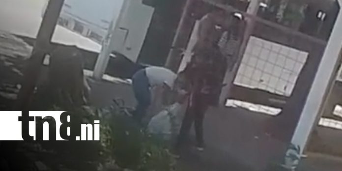 Foto: Robo de cables en una calle de Managua / TN8