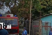 Voraz incendio deja tres viviendas afectadas en comunidad de Wapi, en El Rama Foto: Incendio en una vivienda de Wapi, El Rama; en el Caribe Sur / TN8