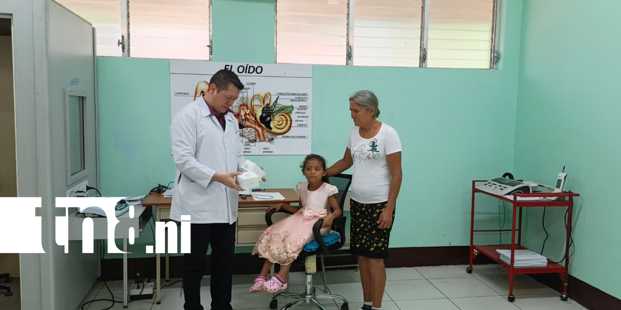 Foto: Festival infantil cambia vidas con entrega de prótesis auditivas /TN8