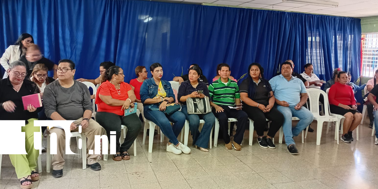 Foto: Maestros y directores reciben capacitación en habilidades socioemocionales /TN8