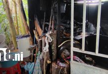 Vecinos y bomberos controlan incendio en vivienda del barrio Santa Ana, Juigalpa Foto: Incendio deja daños en vivienda de Juigalpa/TN8