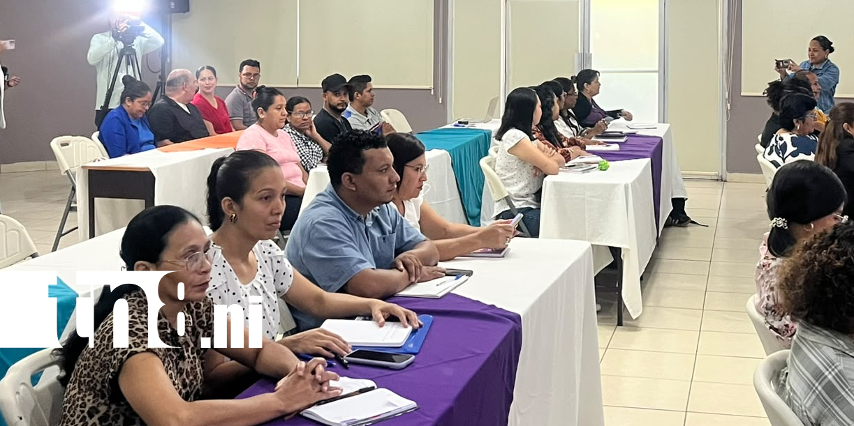 Foto: Educación: docentes participan en diplomado sobre sexualidad/TN8