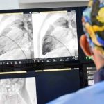León fortalece la atención cardíaca con jornada especializada de cateterismos para 50 pacientes
