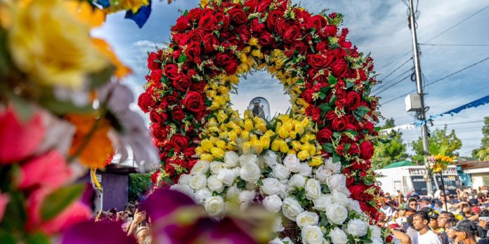 Foto: Tradicionalistas de Santo Domingo que mantienen viva la fe/TN8