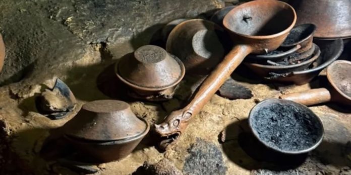 Foto: hallan 179 piezas arqueológicas en cueva de Chiapas, México/Cortesía