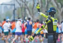 China despliega robot inteligente que controla el tráfico en tiempo real Foto: Robot: control de tráfico con IA en Hangzhou/Cortesìa
