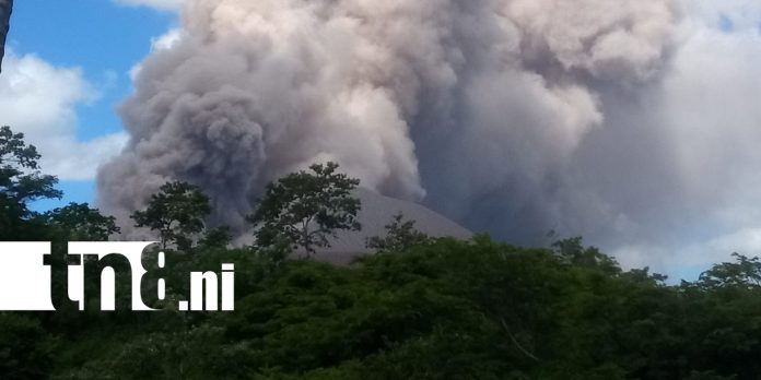 Foto: Volcán Telica sigue expulsando gases y cenizas: autoridades mantienen vigilancia/TN8 Foto: Volcán Telica sigue expulsando gases y cenizas: autoridades mantienen vigilancia/TN8