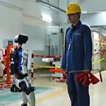 China pone robots humanoides a inspeccionar su red eléctrica con inteligencia artificial Foto: Robots inspeccionan la red eléctrica de China con IA/Cortesía