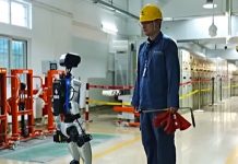 China pone robots humanoides a inspeccionar su red eléctrica con inteligencia artificial Foto: Robots inspeccionan la red eléctrica de China con IA/Cortesía