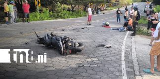 Foto: Dos motociclistas quedan graves tras impactar contra un camión/TN8