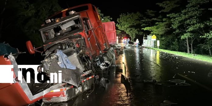 Foto: Accidente entre rastras deja un lesionado en puente El Lajero/TN8 Foto: Accidente entre rastras deja un lesionado en puente El Lajero/TN8