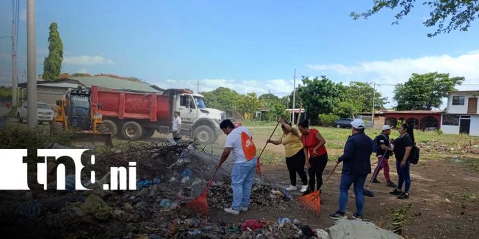FotoBrigadas y pobladores unen fuerzas para erradicar peligroso botadero en Managua/TN8