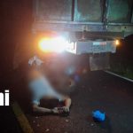 FotoMotociclista muere tras impactar contra camión estacionado en carretera de Río San Juan/TN8