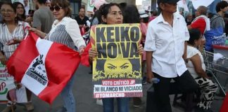 Foto:Protestas en Perú por juramentación de Keiko Fujimori/TN8