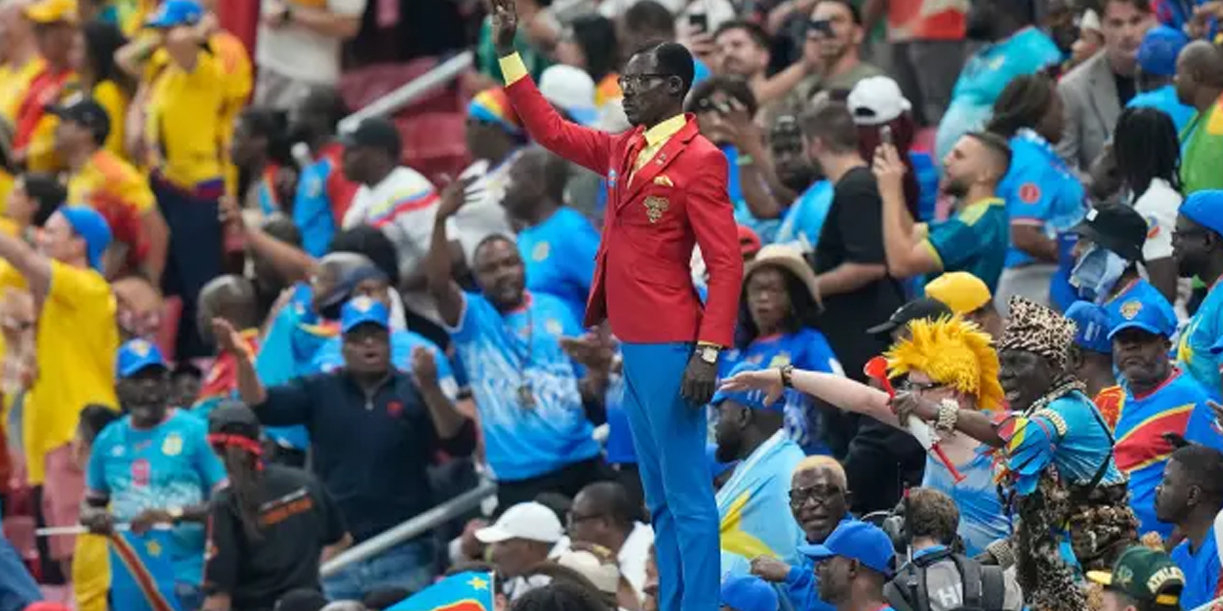 Foto: El aficionado inmóvil que convirtió su apoyo en símbolo nacional en el Mundial/Cortesía