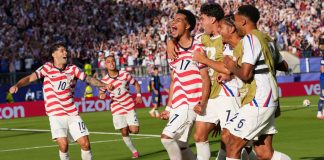 Foto: Estados Unidos sufre expulsión y termina sellando la victoria ante Bosnia/Cortesía