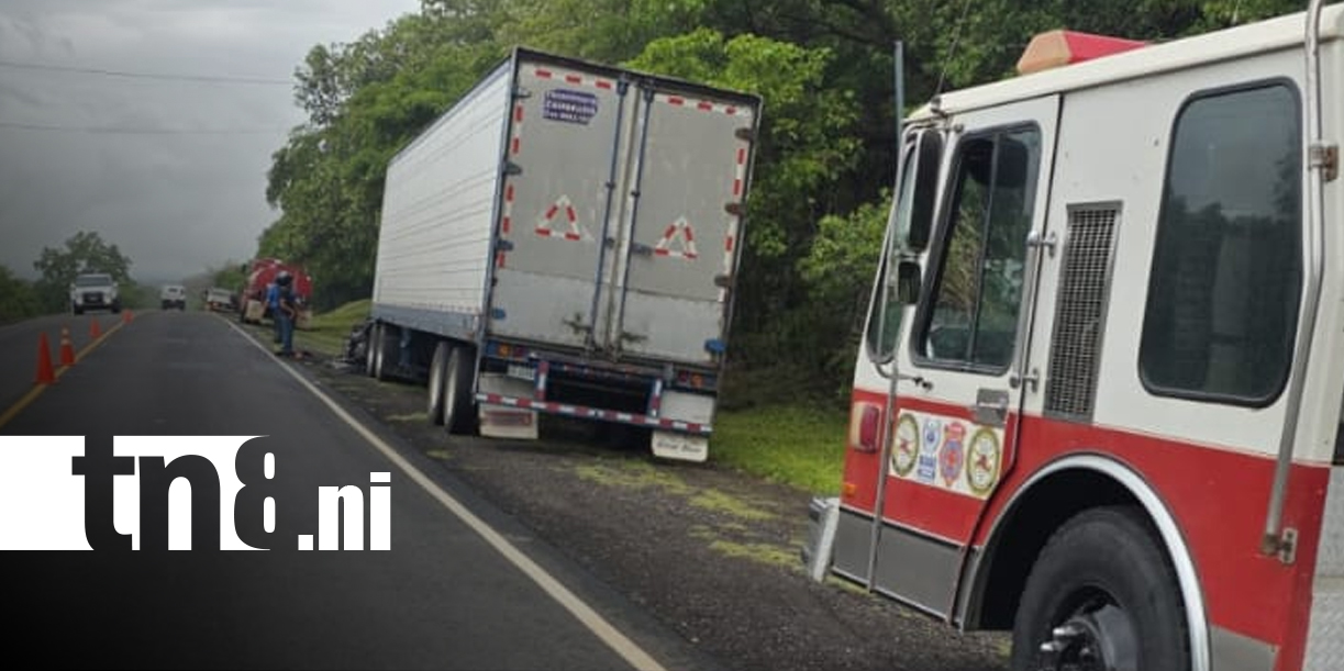 Foto: Cabezal cargado con harina de coco se incendia en carretera Malpasillo - León/TN8