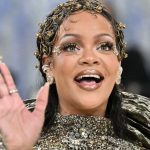Rihanna vuelve a cantar en vivo y desata rumores de un nuevo álbum Foto:Rihanna reaparece en el escenario y enciende la locura junto a Jay-Z/Cortesía