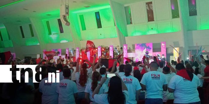 Foto: Jóvenes honran legado de Julio Buitrago en Managua/TN8