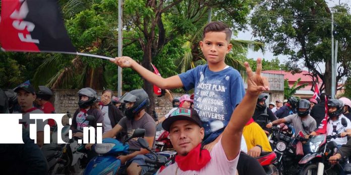 Foto: Diana motorizada llena de alegría las calles de Rivas en el 47 aniversario de la Revolución/TN8 Foto: Diana motorizada llena de alegría las calles de Rivas en el 47 aniversario de la Revolución/TN8