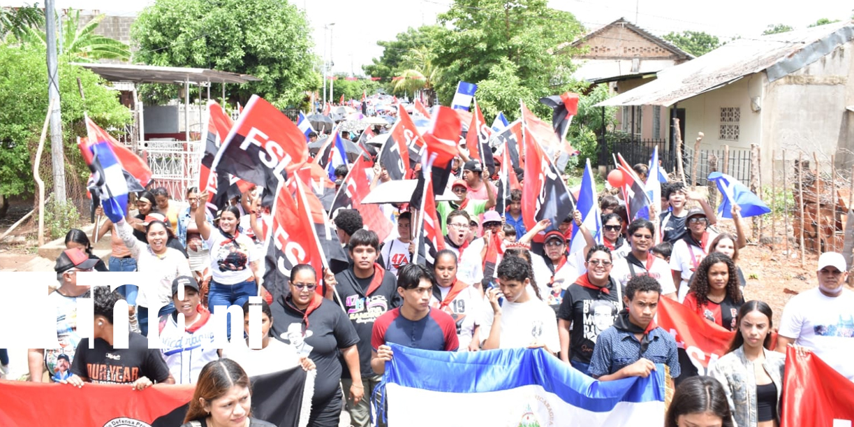Foto: Revolución: caminatas llenan de alegría Granada en el 47/19/TN8