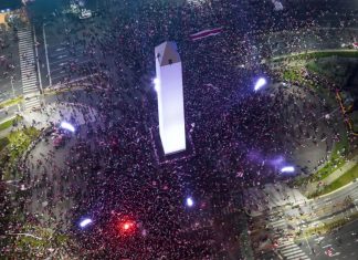 Disturbios en el Obelisco tras derrota de Argentina dejan heridos y detenidos Foto: Disturbios en Buenos Aires tras derrota de Argentina/Cortesía
