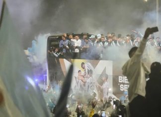 Sin Messi, miles de hinchas reciben a Argentina tras la derrota de la final del Mundial Foto: Selección de Argentina recibe apoyo tras volver del Mundial/Cortesía