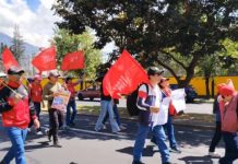 Docentes marchan en Quito para exigir respeto a sus derechos y más recursos para la educación pública Foto: Docentes marchan en Quito por la educación pública/Cortesìa