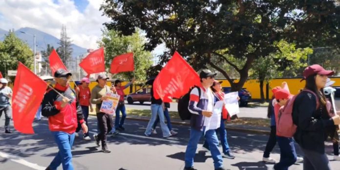 Foto: Docentes marchan en Quito por la educación pública/Cortesìa Foto: Docentes marchan en Quito por la educación pública/Cortesìa