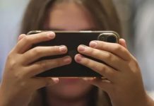 Francia restringirá el acceso a redes sociales para menores de 15 años Foto: Francia aprueba ley para restringir redes sociales a menores/Cortesía