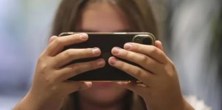 Foto: Francia aprueba ley para restringir redes sociales a menores/Cortesía