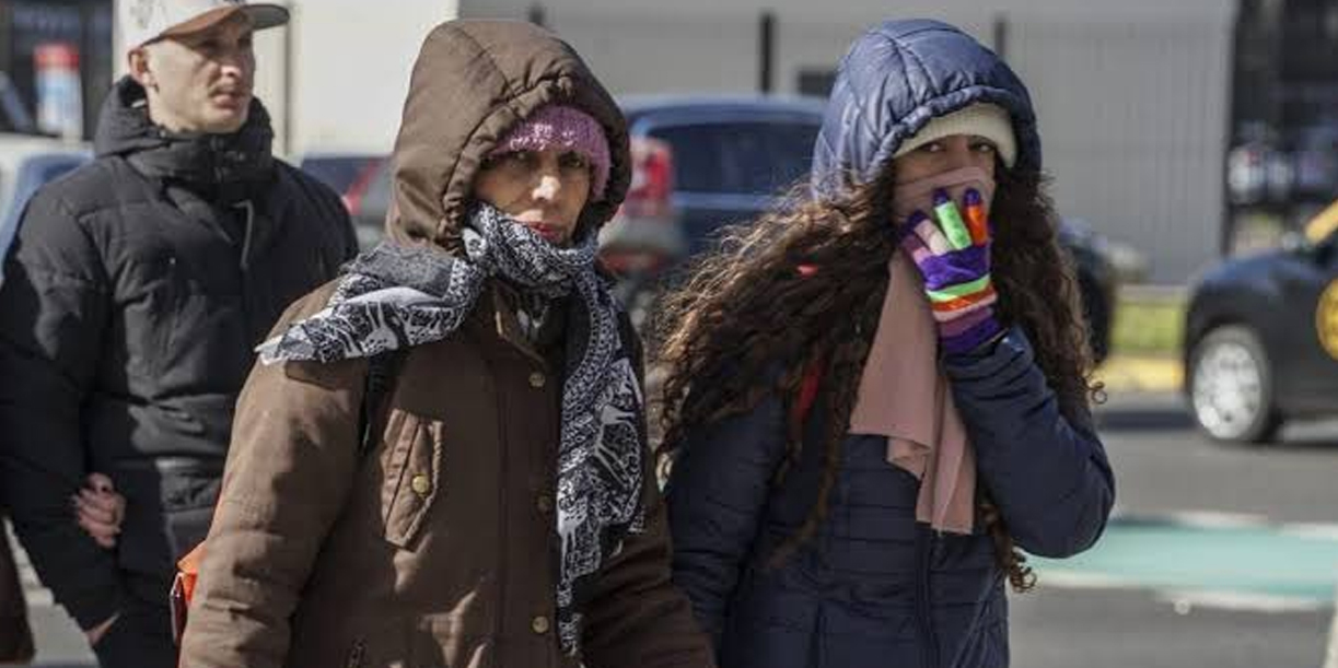 Foto: Frío polar en Argentina: nieve y riesgo en la vía pública/Cortesía