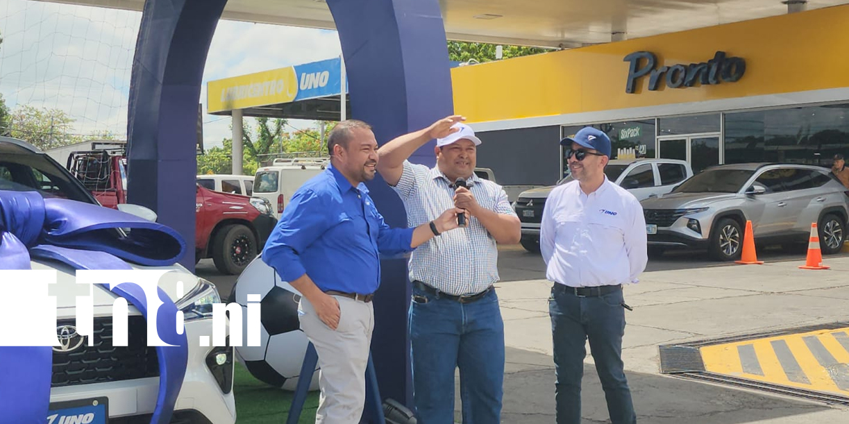 Foto: ¡La suerte llegó a León! Cliente de UNO recibe Toyota Yaris Cross 2026 /TN8