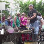 Familias y turistas disfrutan de la tradicional bajada de las varas en Moyogalpa, Ometepe Foto: Ometepe: Moyogalpa celebra la bajada de las varas/TN8