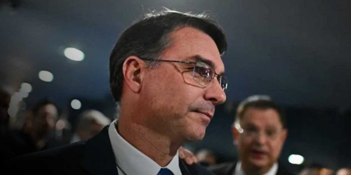2 Foto: Fiscalía avala interrogar a Flávio Bolsonaro/Cortesía
