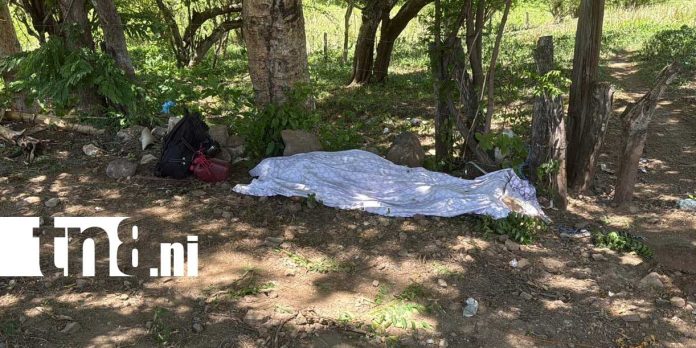 Foto: Hombre muere de forma repentina en carretera de Juigalpa/TN8
