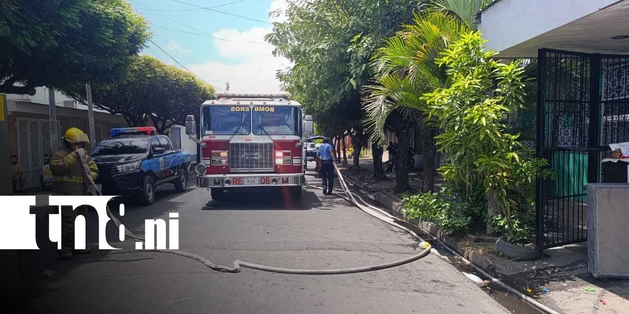Foto: Bomberos controlan incendio en residencial Las Mercedes y evitan tragedia mayor / TN8