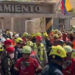 Sobrevive siete días bajo los escombros y logra salir con vida en Venezuela Foto: Rescate histórico: hombre sobrevive siete días en Venezuela/Cortesía